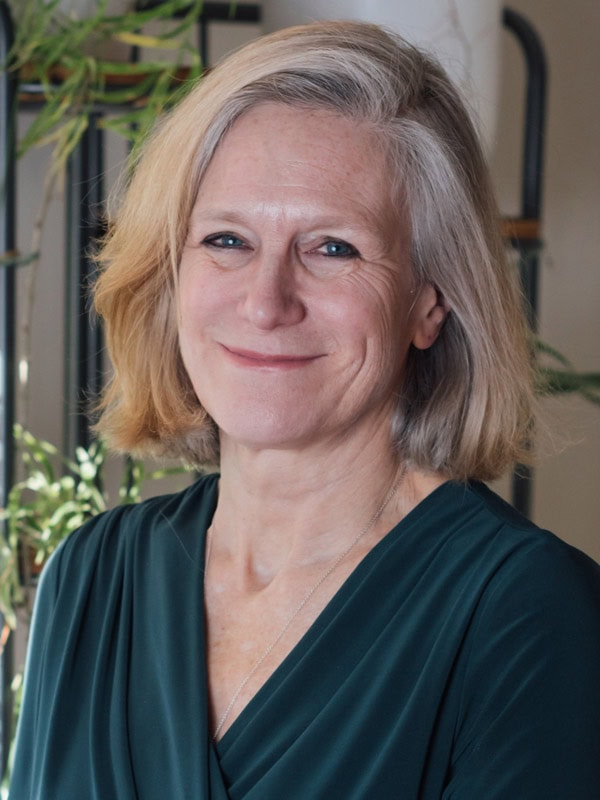 Alice Chapple 600x800